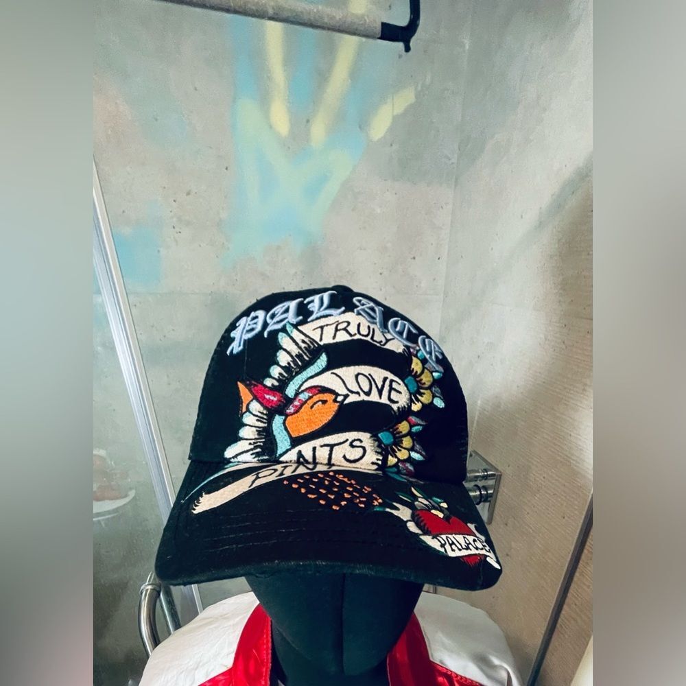 Palace Y2k Adjustable Hat - Unisex - Black/Red Closedpin Heart Embroidered
